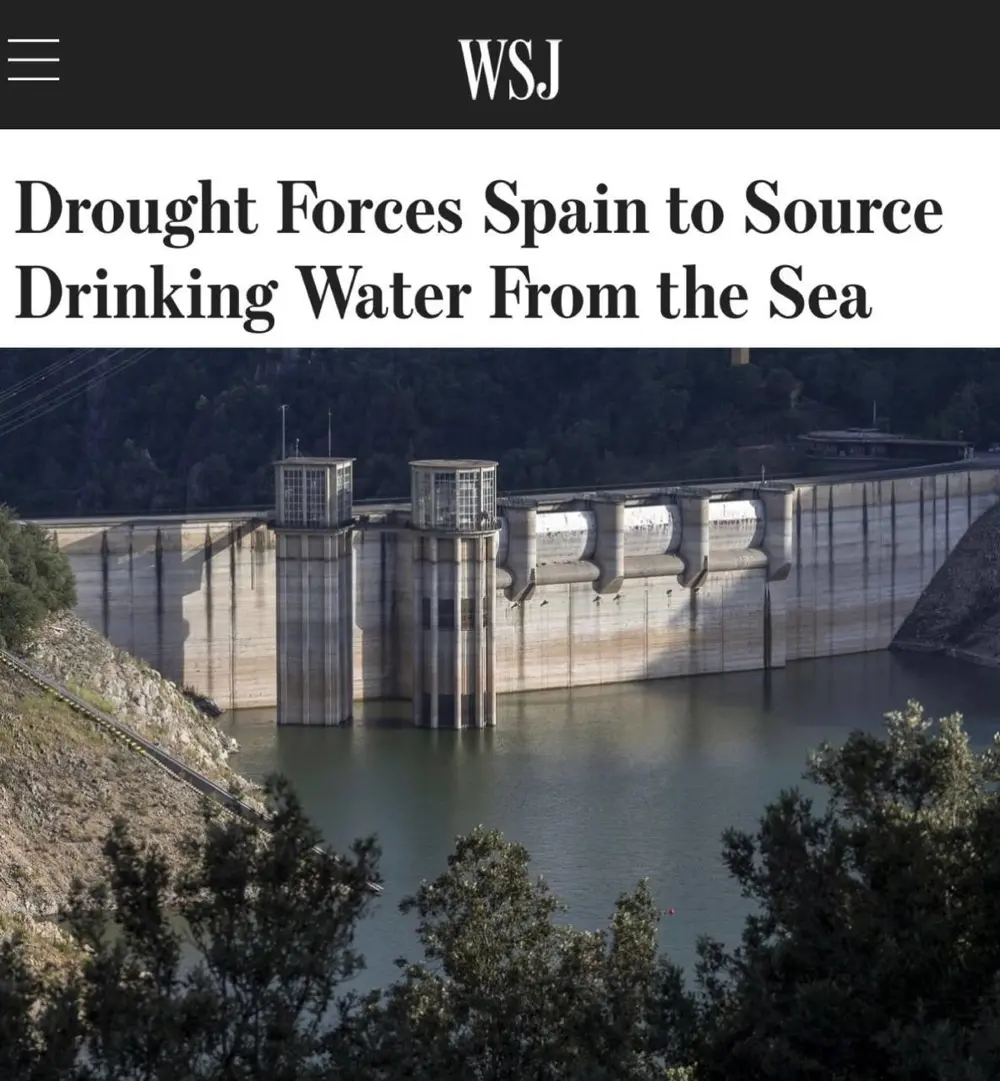 ровень воды в водохранилище Сау, одном из крупнейших в испанском регионе Каталонии.